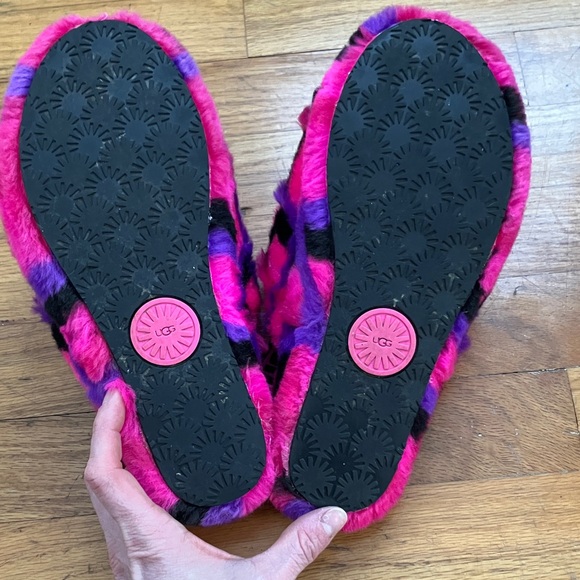 UGG Hot Pink & Purple Fuzzy Slide Sandals with Branded Slingback - Picture 2 of 3